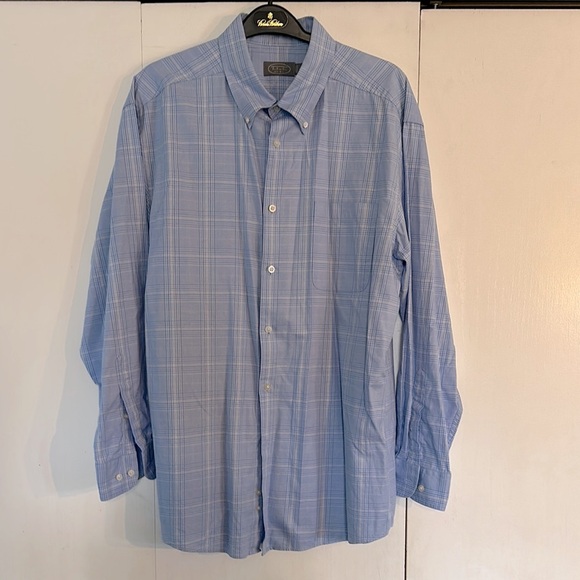 EUC Talbots Mens Button Down Shirt - Size XL - Picture 1 of 2